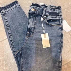 BRAND NEW, NEVER WORN Good American Good Legs Crop Skinny Jeans Size 6